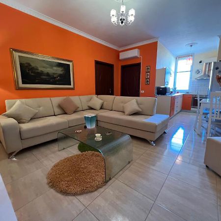 City Center Apartment In Shkoder Luaran gambar