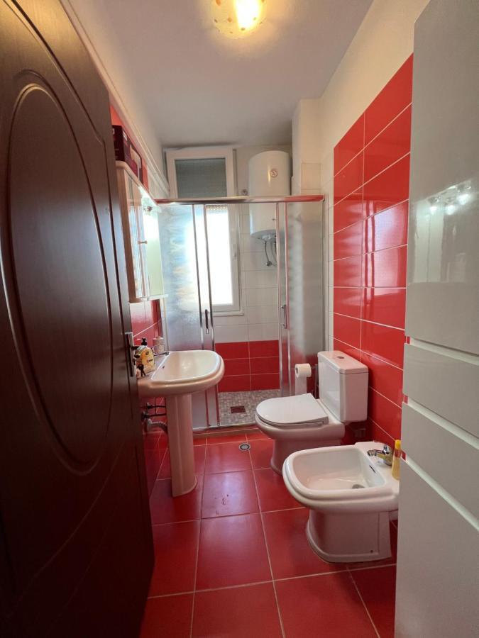 City Center Apartment In Shkoder Luaran gambar
