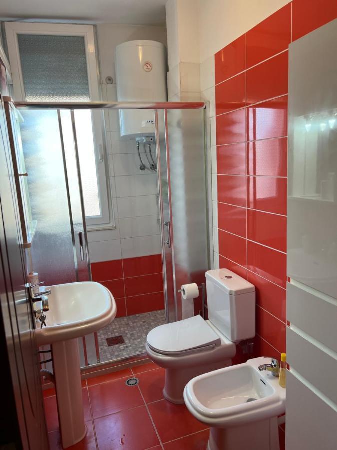 City Center Apartment In Shkoder Luaran gambar