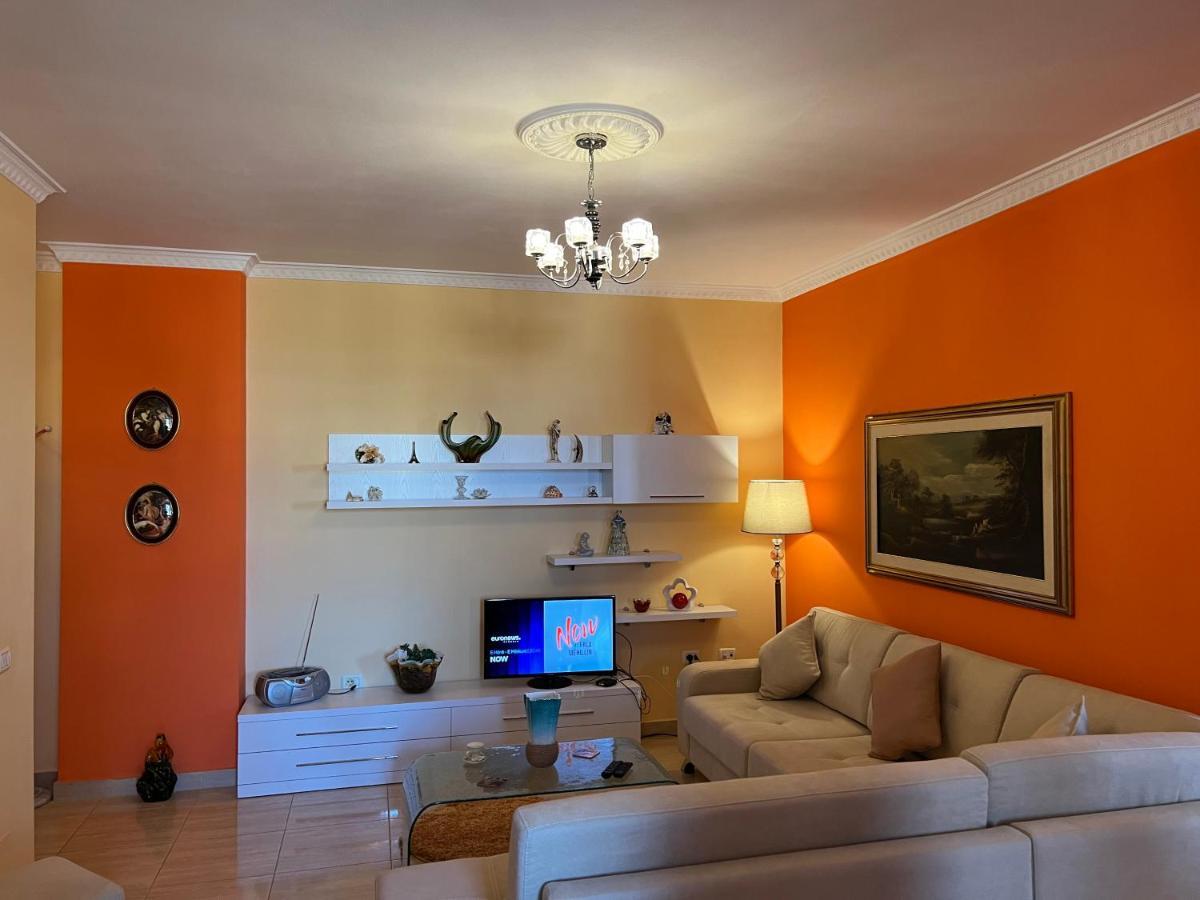 City Center Apartment In Shkoder Luaran gambar