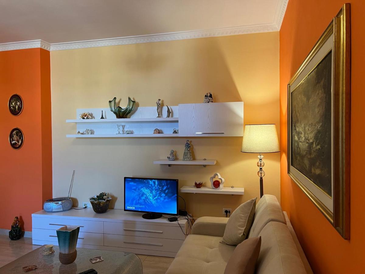 City Center Apartment In Shkoder Luaran gambar