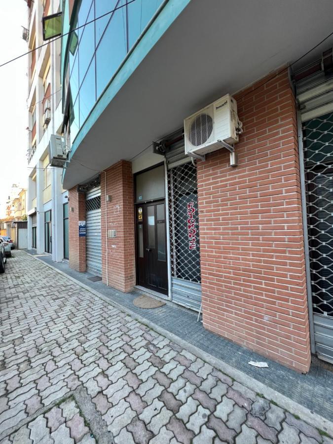 City Center Apartment In Shkoder Luaran gambar