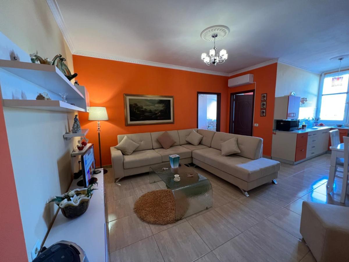 City Center Apartment In Shkoder Luaran gambar