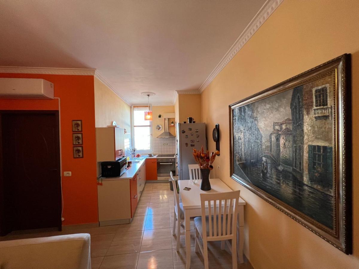 City Center Apartment In Shkoder Luaran gambar