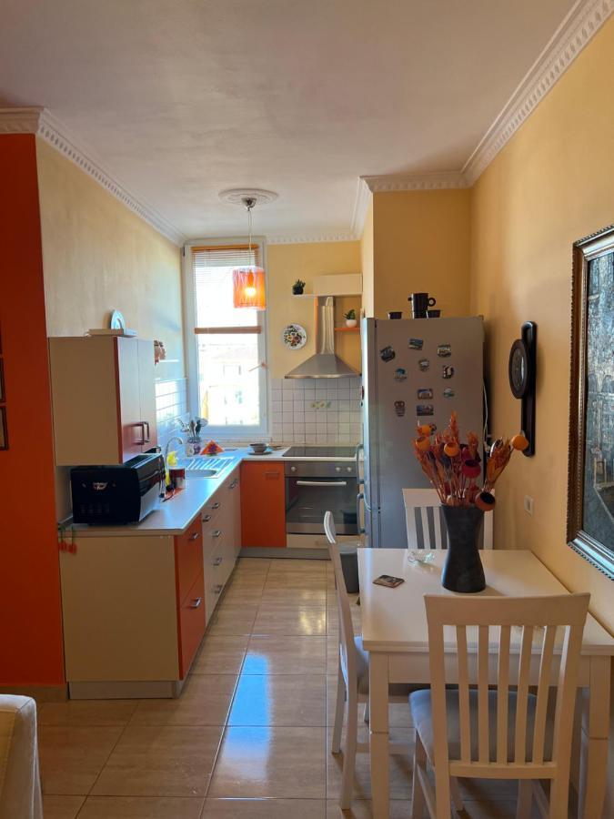 City Center Apartment In Shkoder Luaran gambar